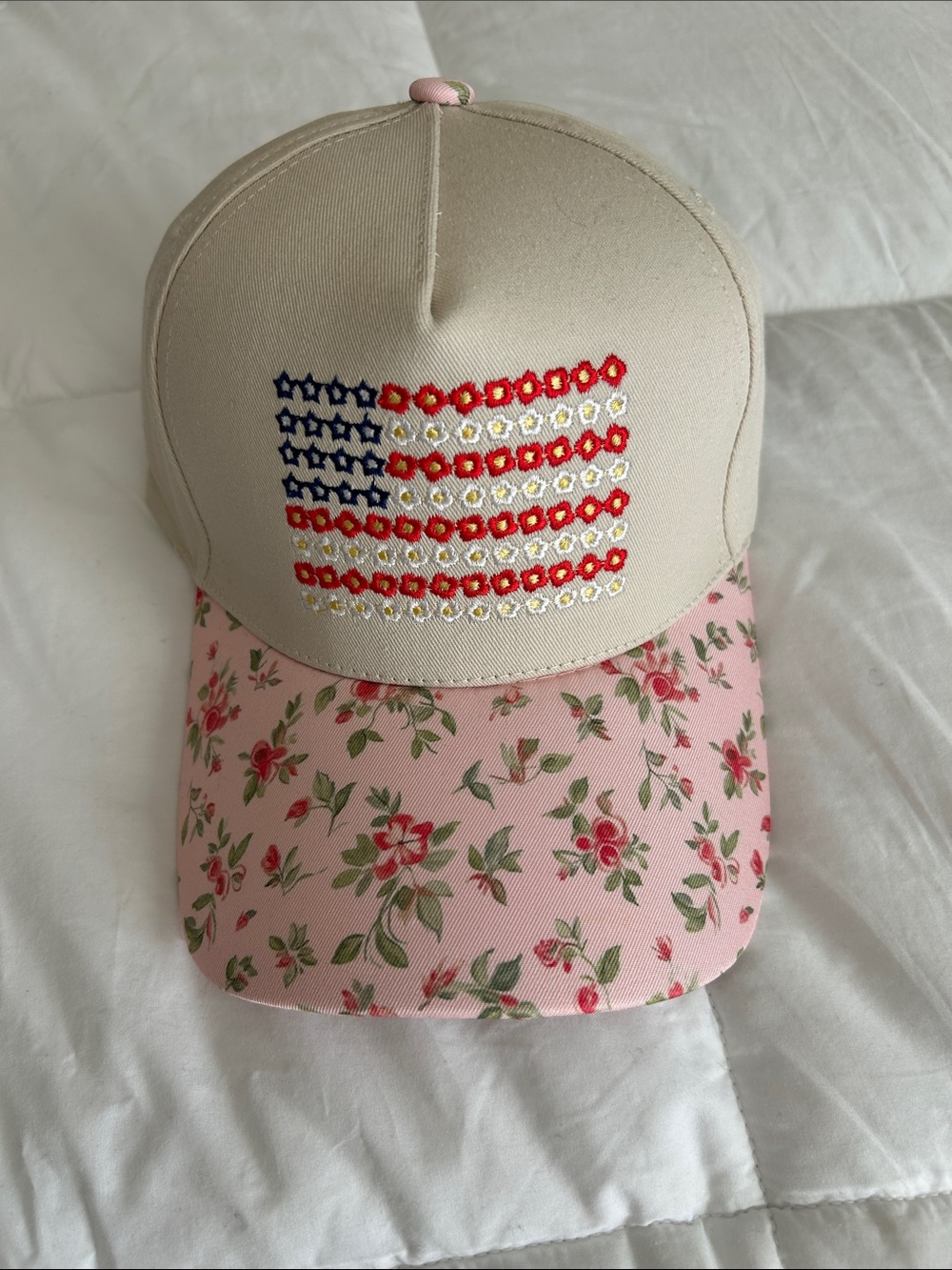Floral Print Trucker Hat in Pink & White nwot